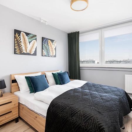 Stylish Apartment Near Wroclavia For 4 Guests By Noclegi Renters Wroclaw Ngoại thất bức ảnh