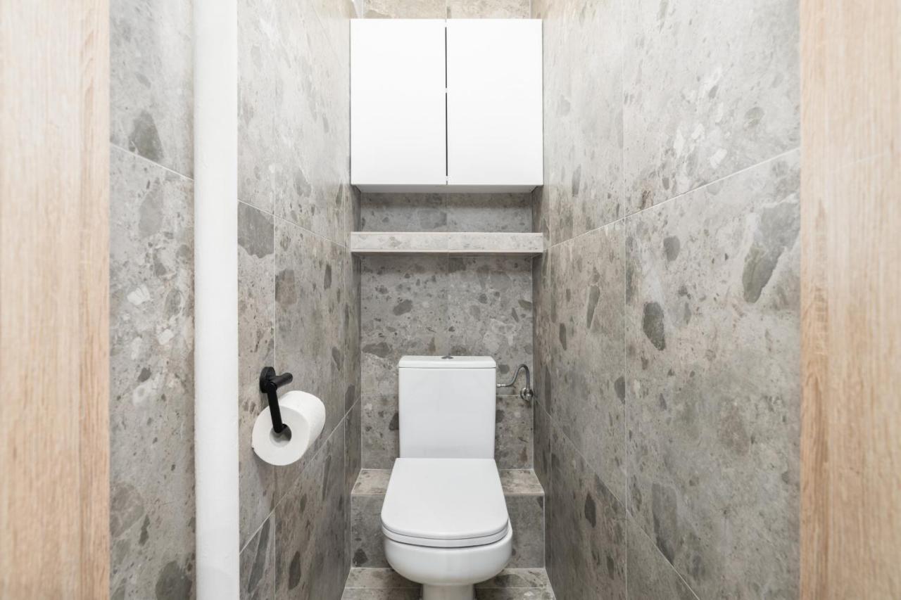 Stylish Apartment Near Wroclavia For 4 Guests By Noclegi Renters Wroclaw Ngoại thất bức ảnh