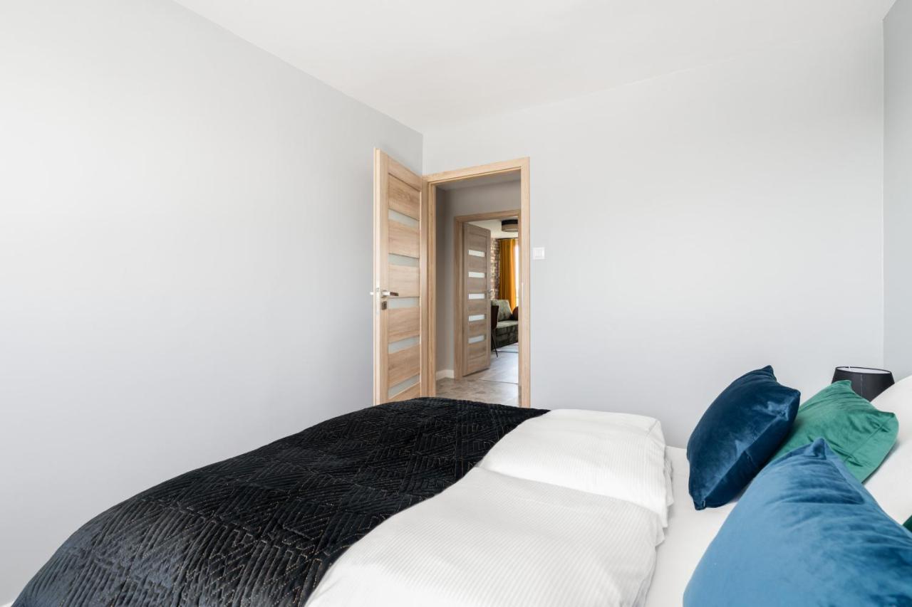 Stylish Apartment Near Wroclavia For 4 Guests By Noclegi Renters Wroclaw Ngoại thất bức ảnh