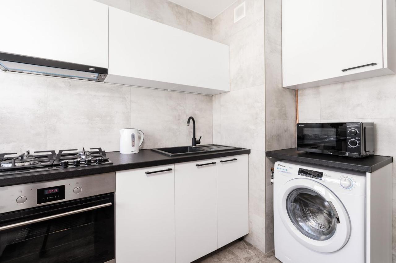 Stylish Apartment Near Wroclavia For 4 Guests By Noclegi Renters Wroclaw Ngoại thất bức ảnh